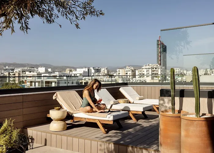 White (adults Only) Aparthotel Lemesos