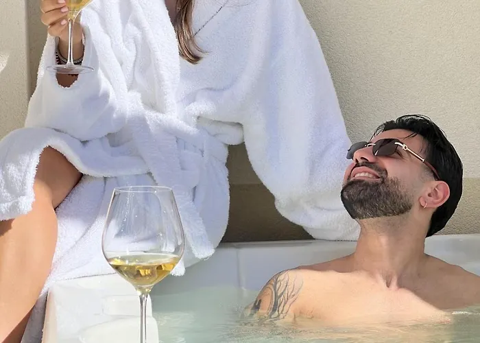 מלון דירות White (adults Only) לימסול