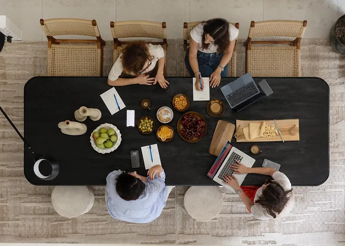 מלון דירות White (adults Only) לימסול